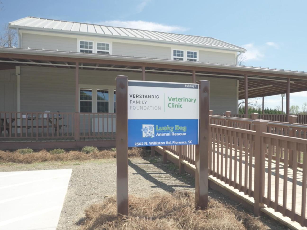Exterior of Lucky Dog's South Carolina veterinary clinic.